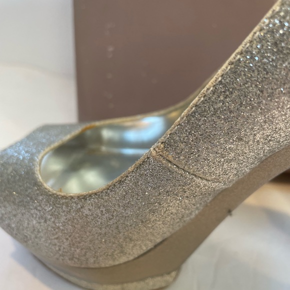 Silver glitter platform pumps size 7 1/2 - Picture 6 of 8